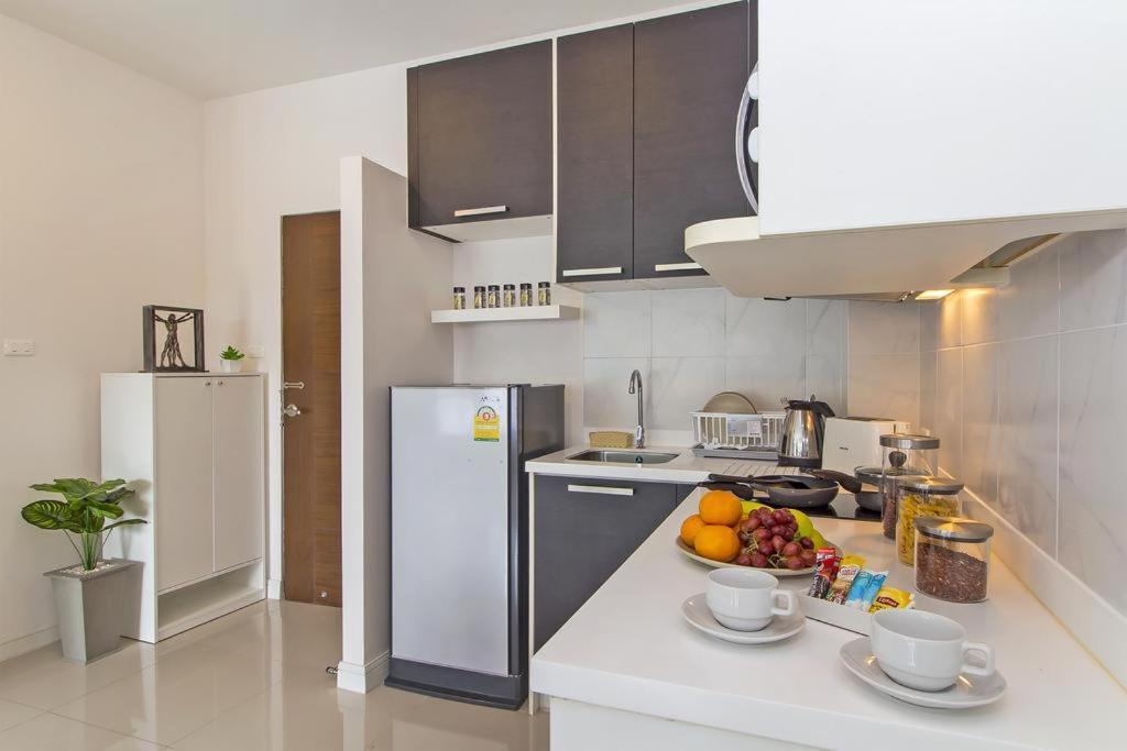 Chic Condo By Resava Karon Eksteriør billede